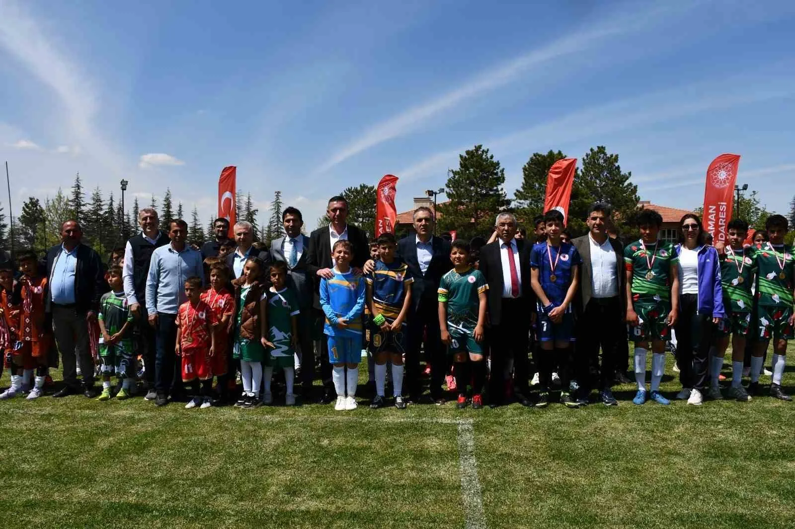 Karaman’da "Kırsaldan Kente Yolculuk" Heyecanı: Köy Çocukları Futbol Sahasında Buluştu