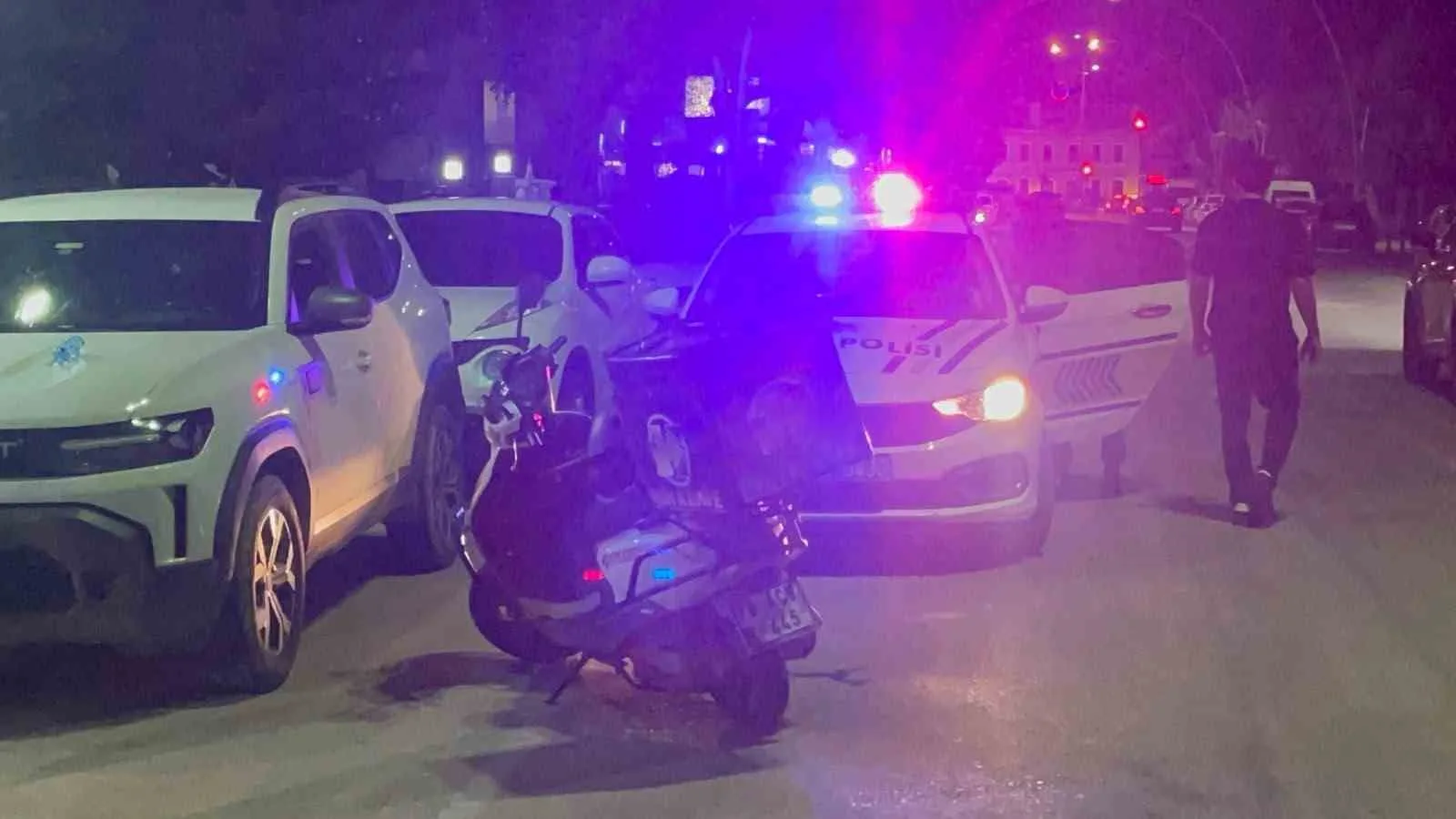 Dedesiyle Yolun Karşısına Geçerken Motosiklet Çarptı!