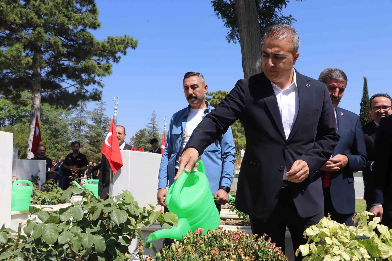 Karaman’da 15 Temmuz’un 10. Yılında Anlamlı Anma: Protokol Üyeleri Şehitlikleri Ziyaret Etti