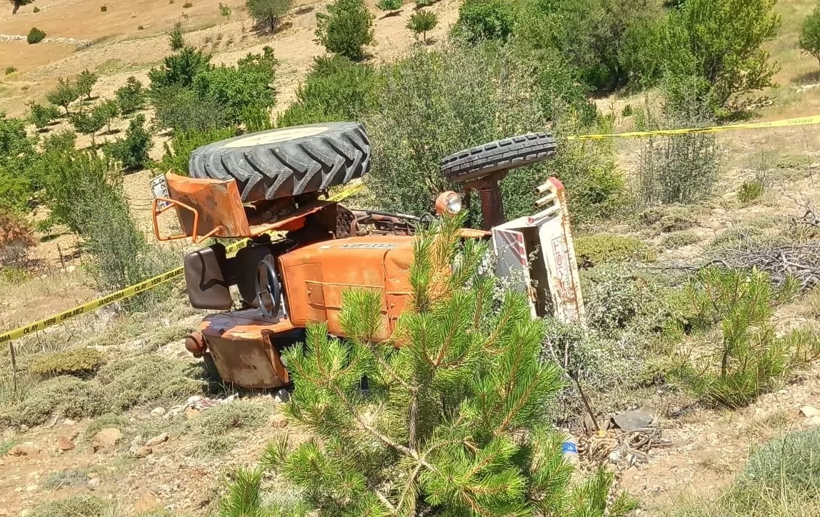 Karaman’da Kahreden Traktör Kazası: Devrilen Aracın Altında Kalan Sürücü Hayatını Kaybetti!