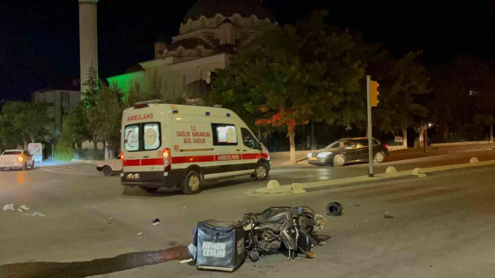 Karaman’da Gece Yarısı Dehşet Kaza: Otomobille Çarpışan Motosikletli Ağır Yaralandı!
