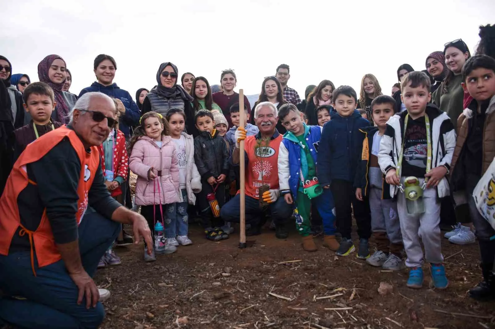 Karaman’ın Yollarbaşı Köyünde Öğrenciler Fidan Dikerek Geleceğe Nefes Oldu