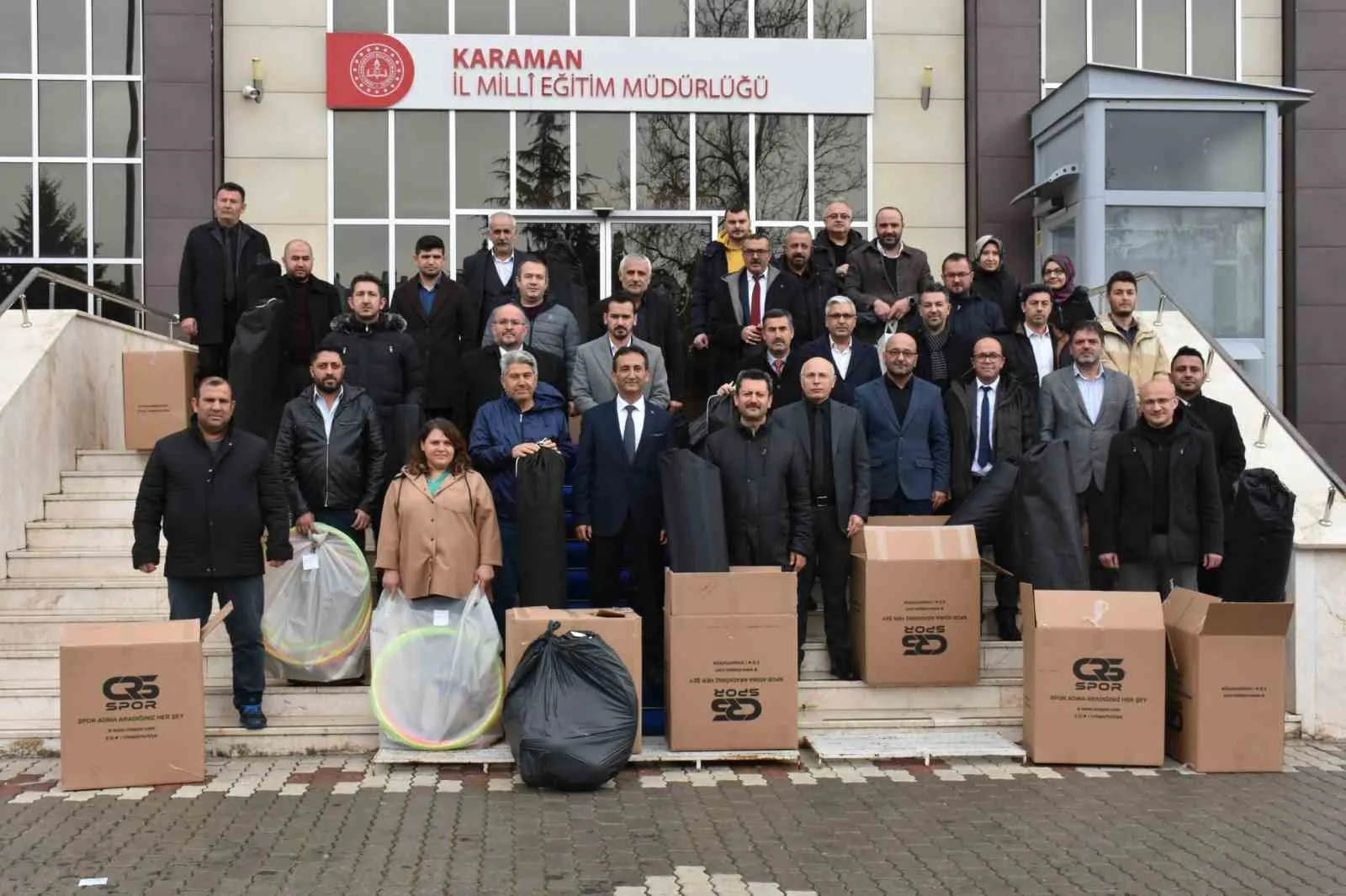Karaman’daki Okullara Spor Malzemesi Desteği