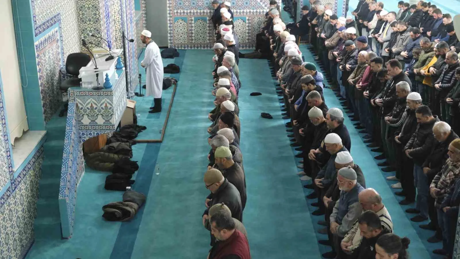 Karaman’da Ramazan’ın İlk Teravihinde Camiler Doldu