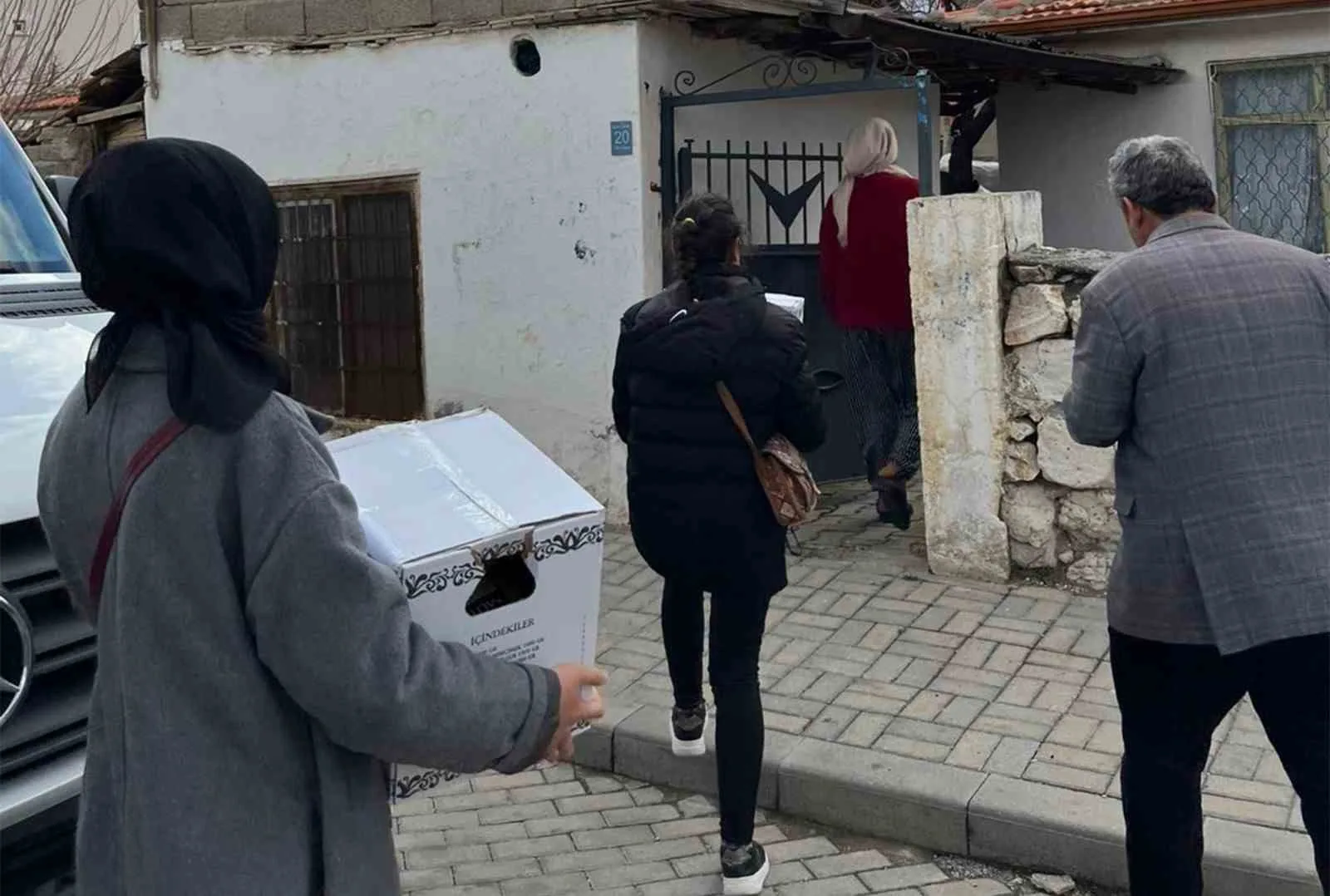 Karaman’da Gönüllü Öğrencilerden Ramazan Öncesi Yardım Seferberliği