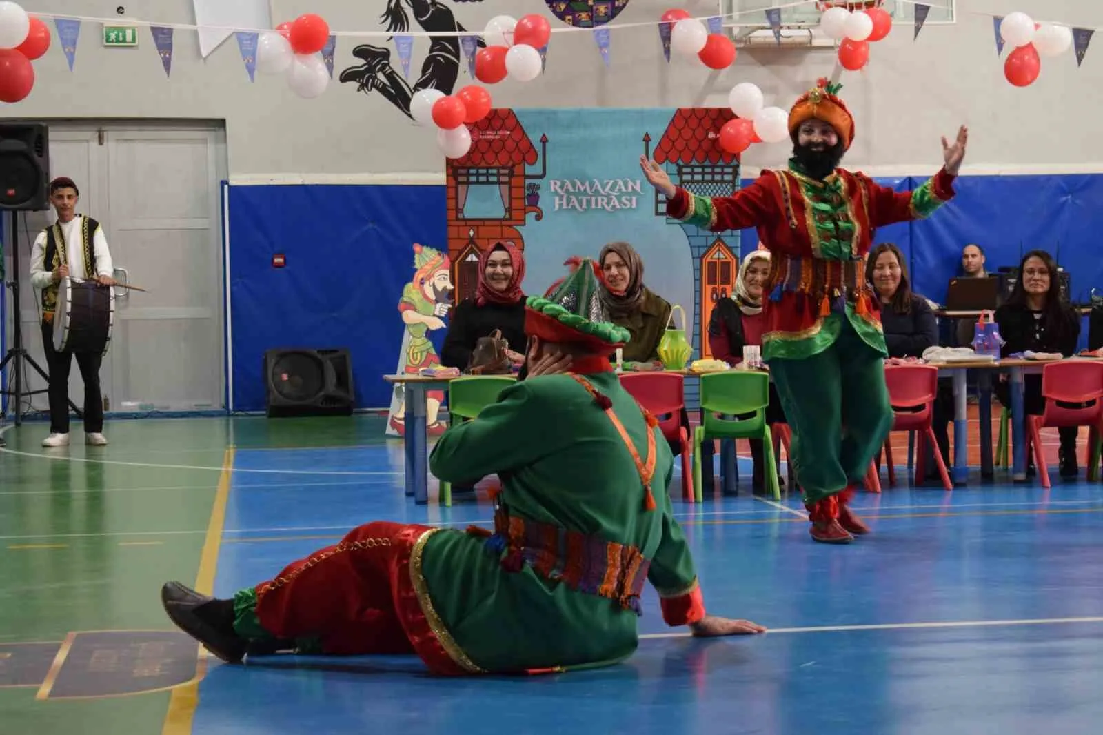 Karaman'da "Maarifin Kalbinde Ramazan" Coşkusu: Karagöz, Hacivat ve Nasreddin Hoca Buluştu