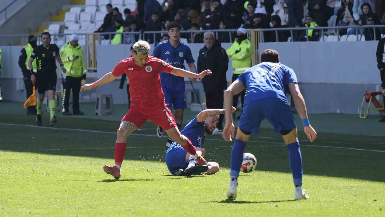 Karaman FK Evinde Yıkıldı: Beyoğlu Yeni Çarşı’ya 2-1 Mağlup Oldu