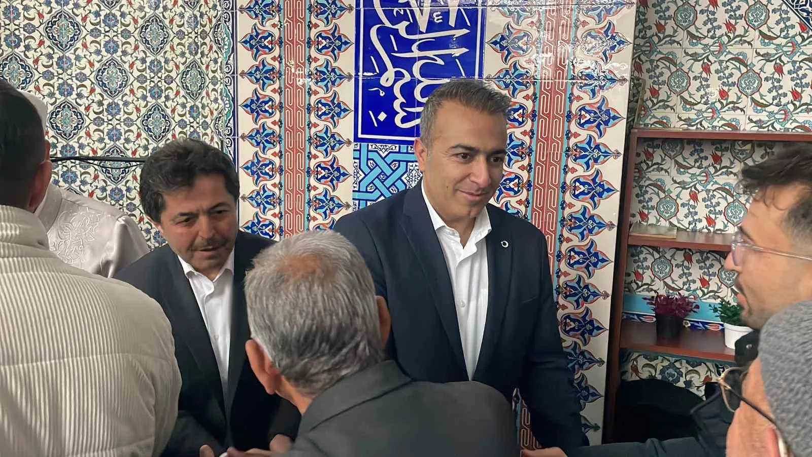 Karaman’da Bayram Sabahı Birlik ve Beraberlik Tablosu: Protokol Vatandaşlarla Buluştu