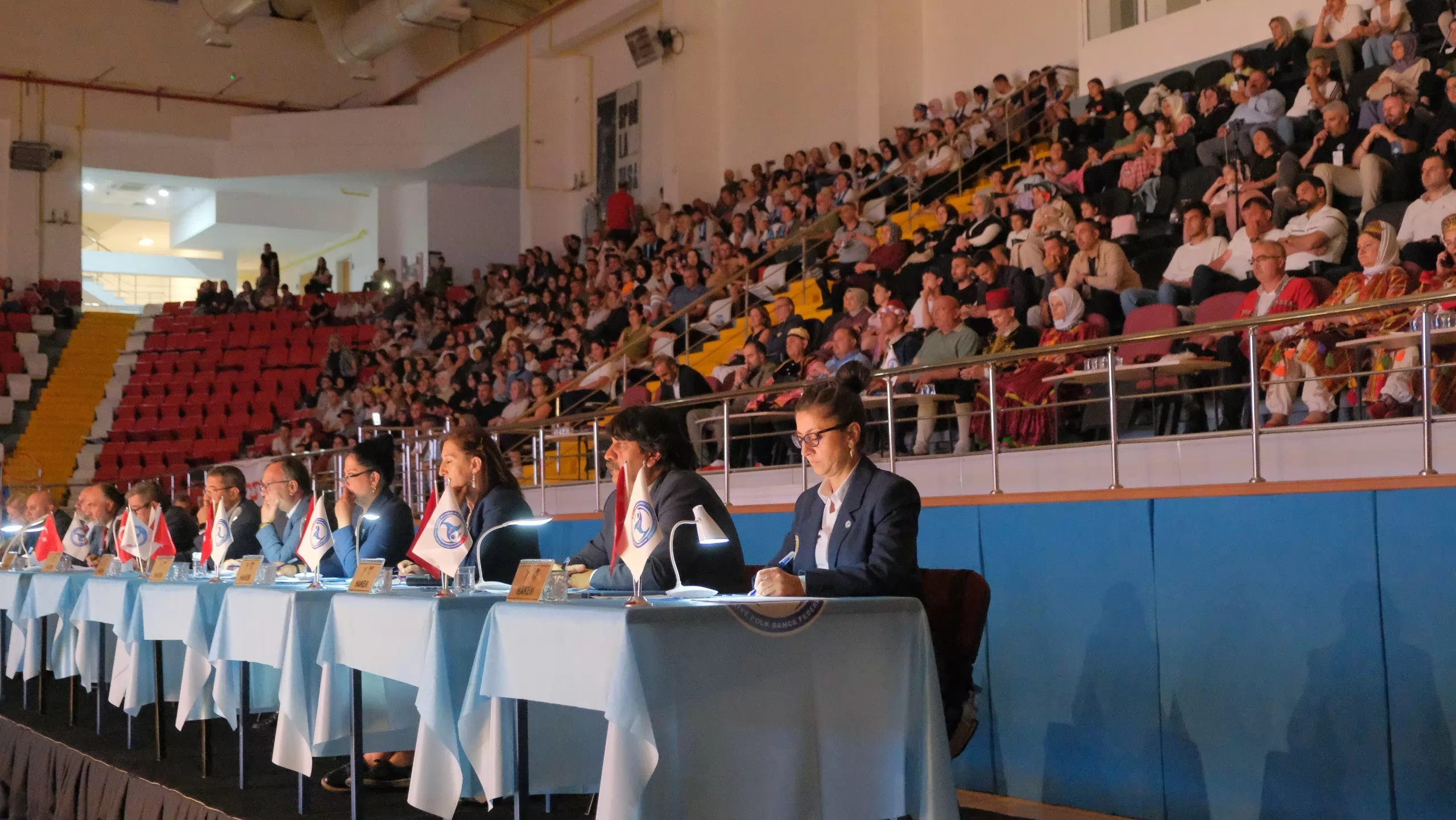 Karaman’da Yıldızlar Türkiye Halk Oyunları Şampiyonası tamamlandı