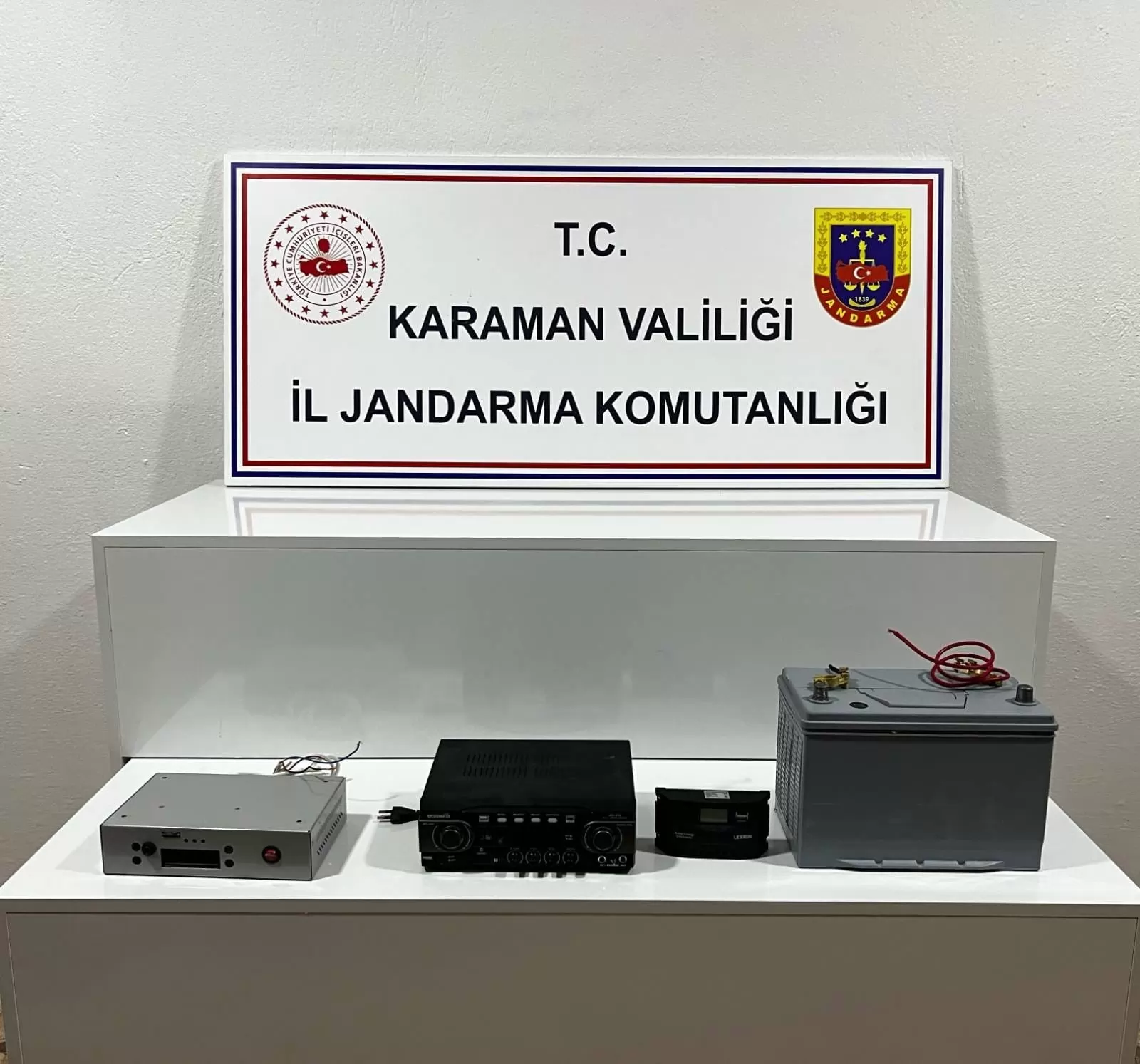 Karaman’da mescitten ses sistemi çalan 2 şüpheli kameralarla yakalandı