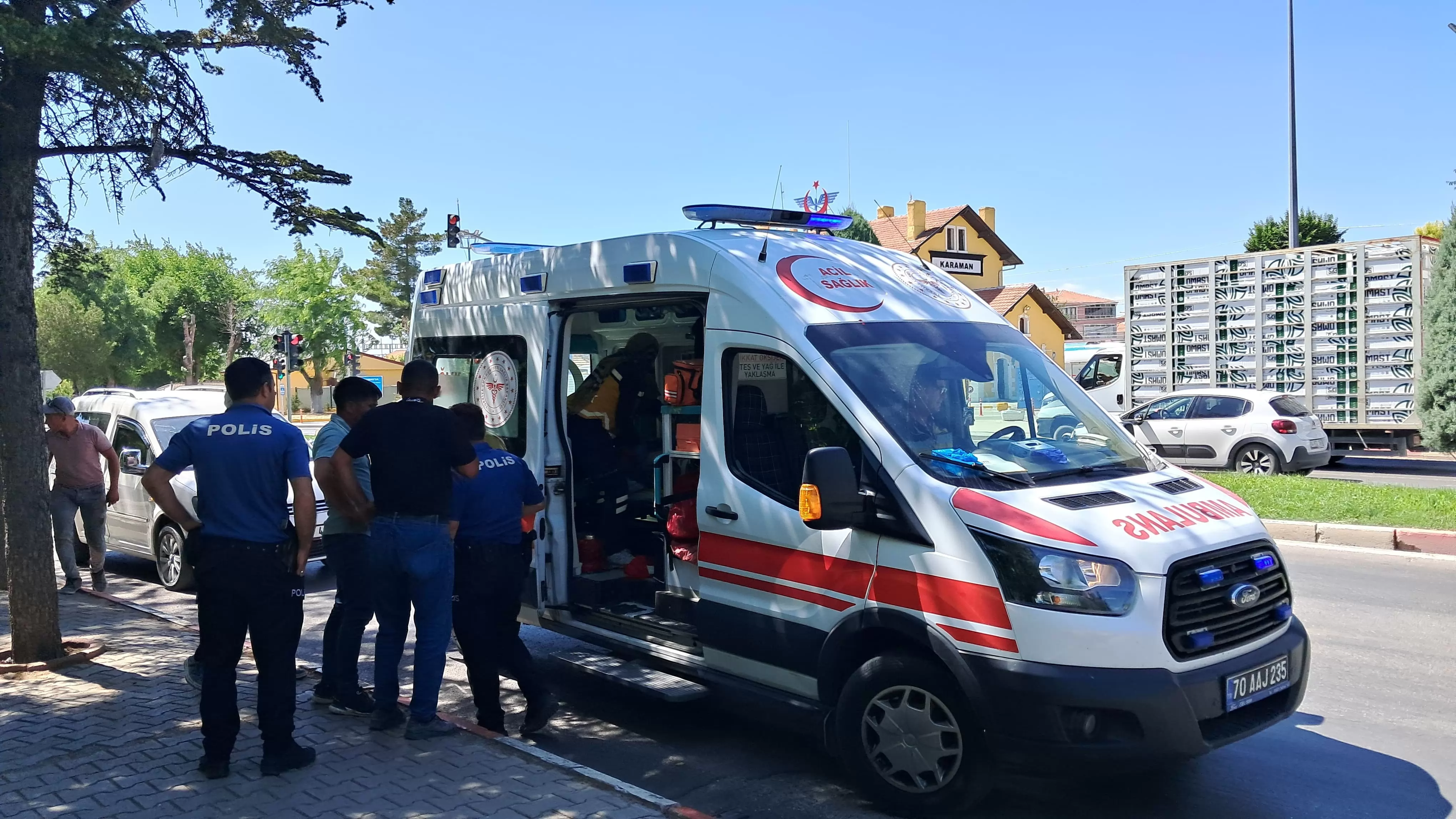 Karaman’da çatından düşen 16 yaşındaki çocuk ağır yaralandı