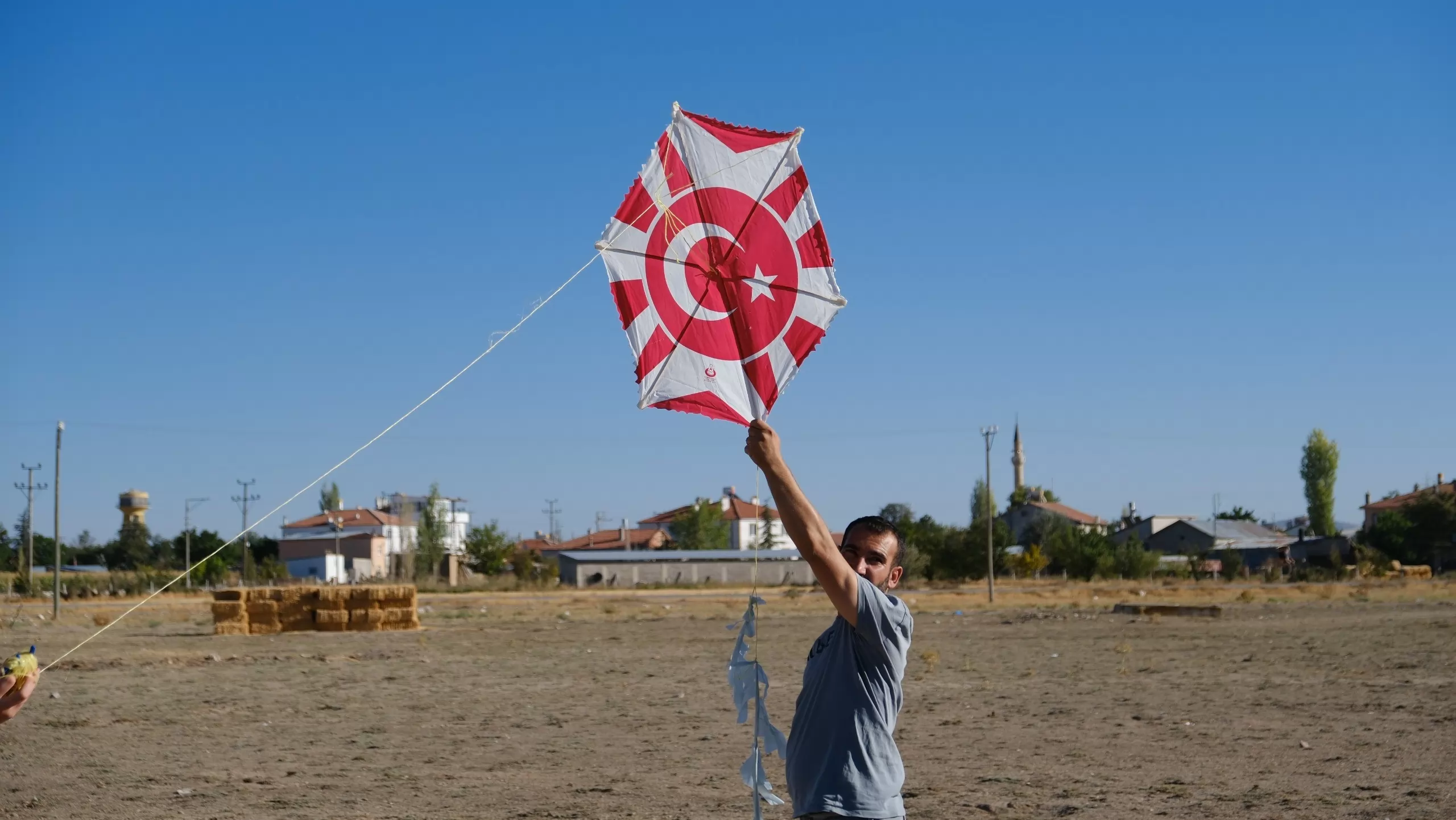 Canhasan Höyükleri’nde Uçurtma Şenliği Renkli Görüntülere Sahne Oldu