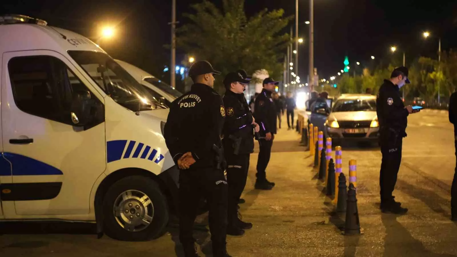 KMÜ Bölgesinde Huzur Uygulaması: 90 Kişi ve 53 Araç Denetlendi