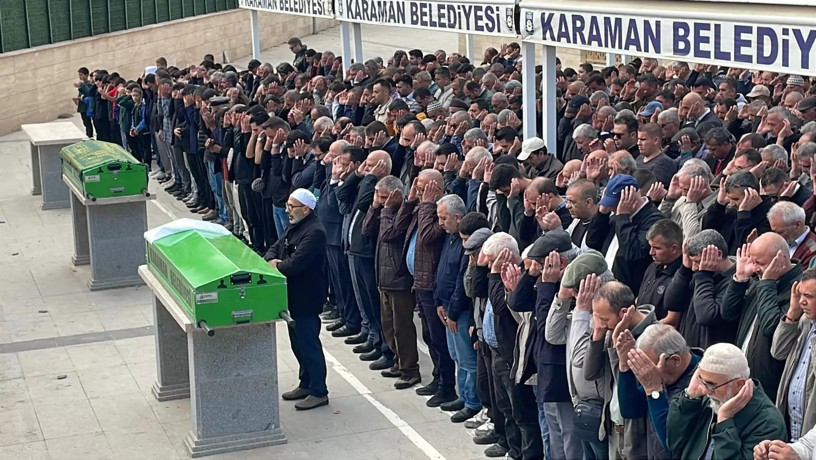 Karaman’da Balkondan Düşerek Hayatını Kaybeden Öğretmen Ebru Koçak Son Yolculuğuna Uğurlandı